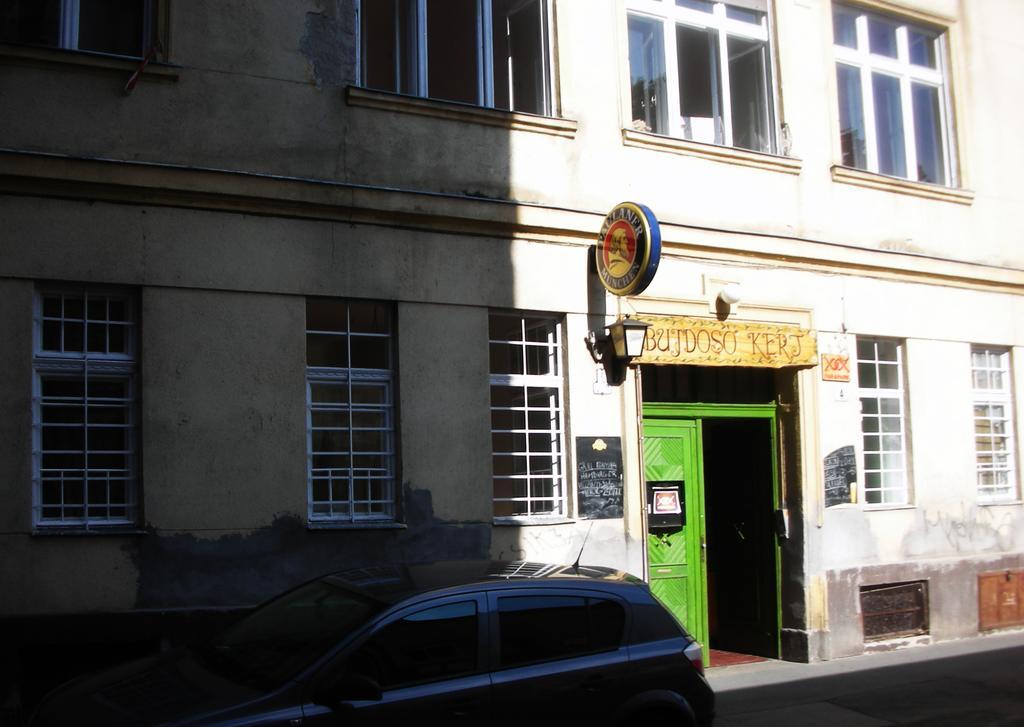 2Night Hostel Budapest Exterior photo