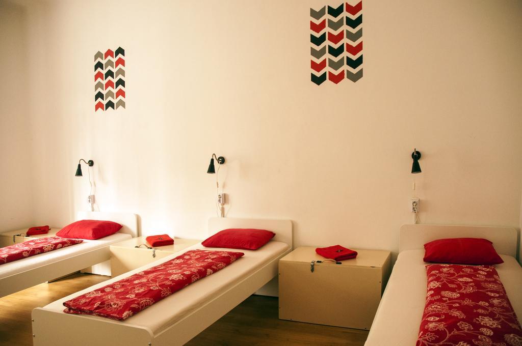 2Night Hostel Budapest Exterior photo