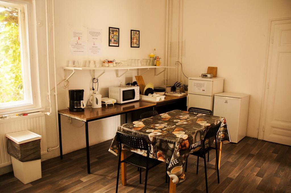 2Night Hostel Budapest Exterior photo