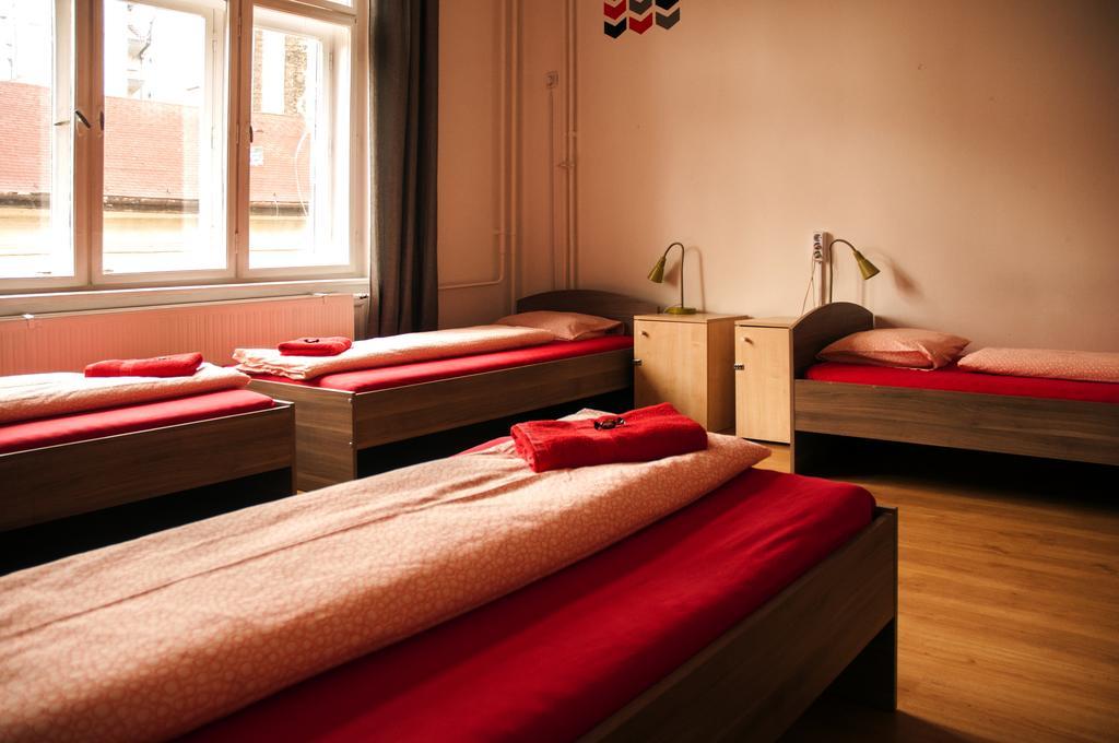 2Night Hostel Budapest Exterior photo