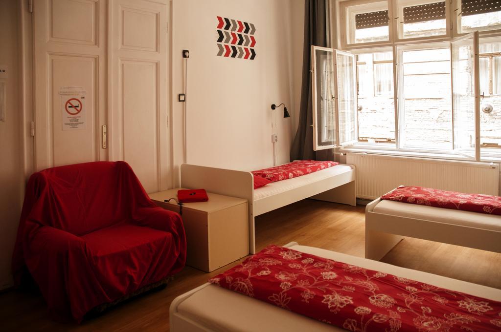 2Night Hostel Budapest Exterior photo
